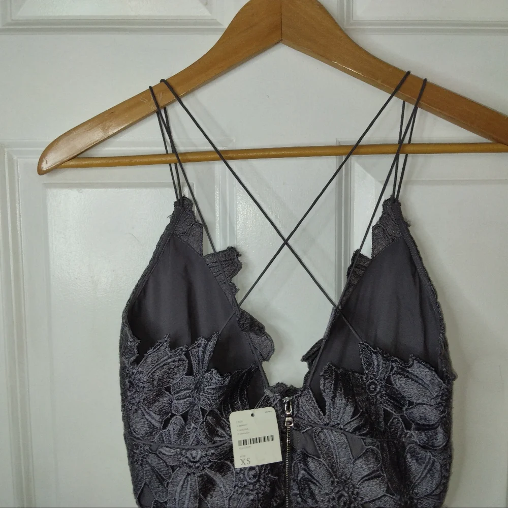 SAYLOR Alayna Lace Dress in Shark Size XS - Picture 9 of 16